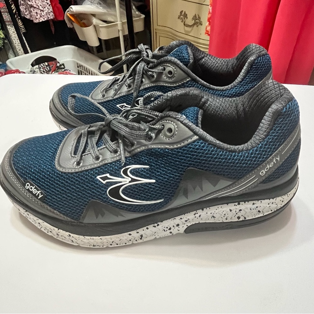 GRAVITY DEFYER Men's Navy and Gray Athletic Sneakers